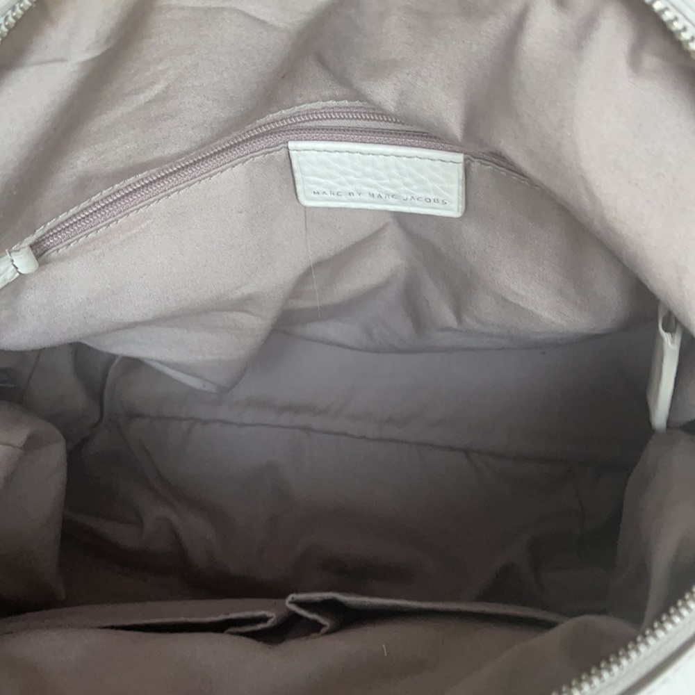 Marc Jacobs Handbag - Picture 7 of 9